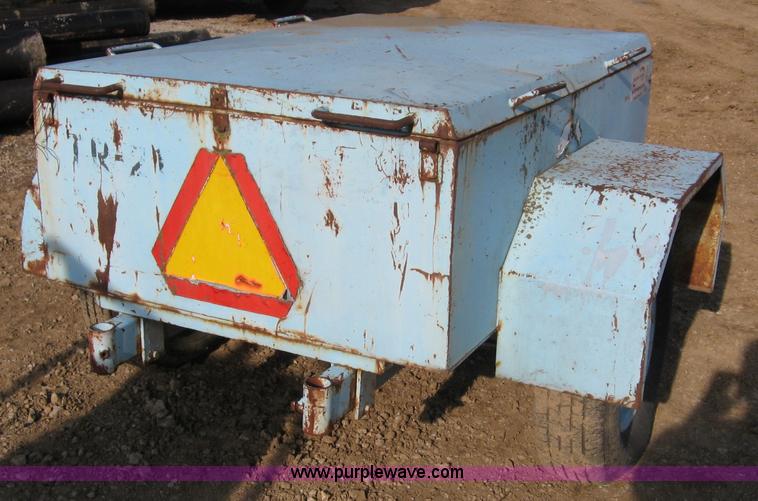 image for item C5986 Tapping utility trailer