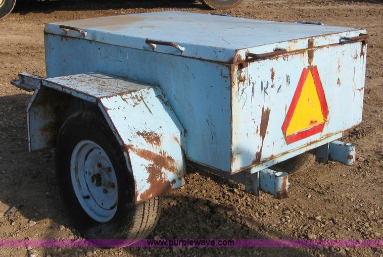 image for item C5986 Tapping utility trailer
