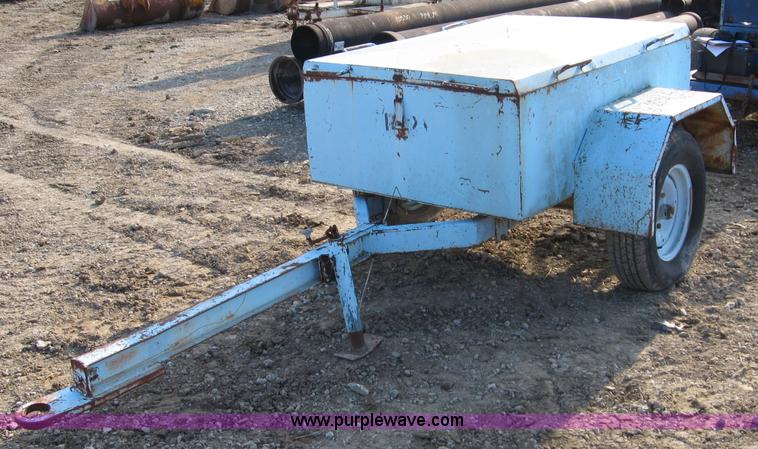 image for item C5986 Tapping utility trailer
