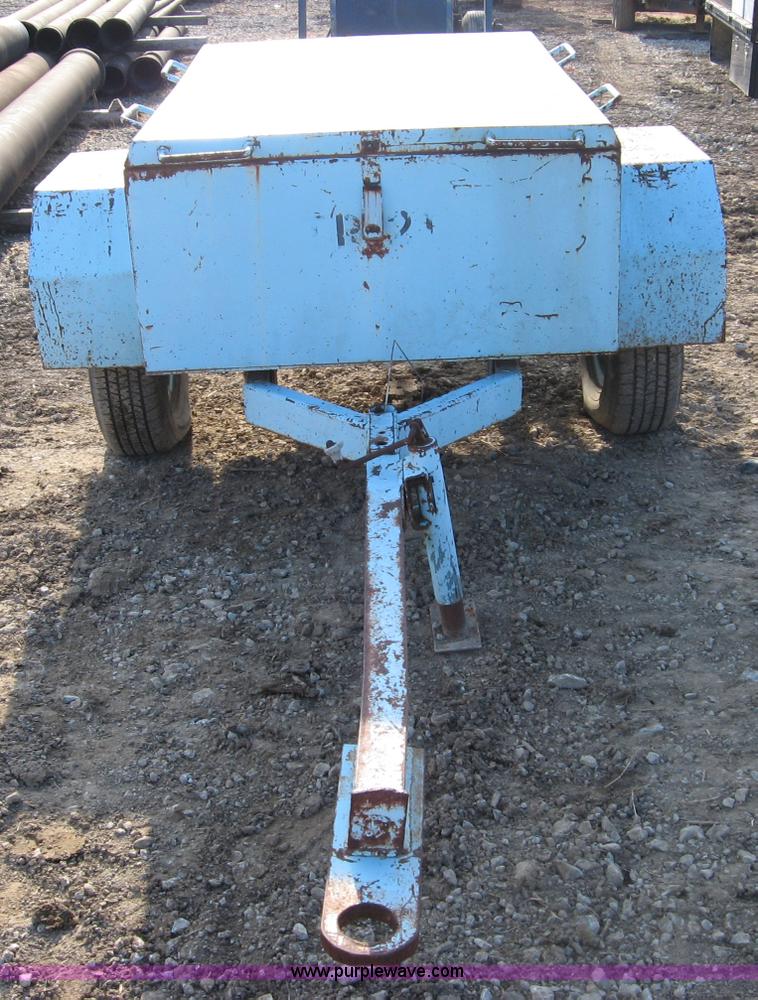 image for item C5986 Tapping utility trailer