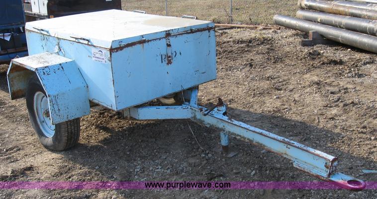 image for item C5986 Tapping utility trailer