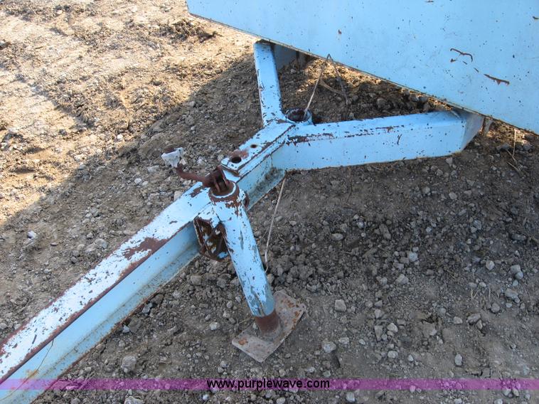 image for item C5986 Tapping utility trailer