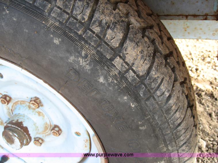 image for item C5986 Tapping utility trailer