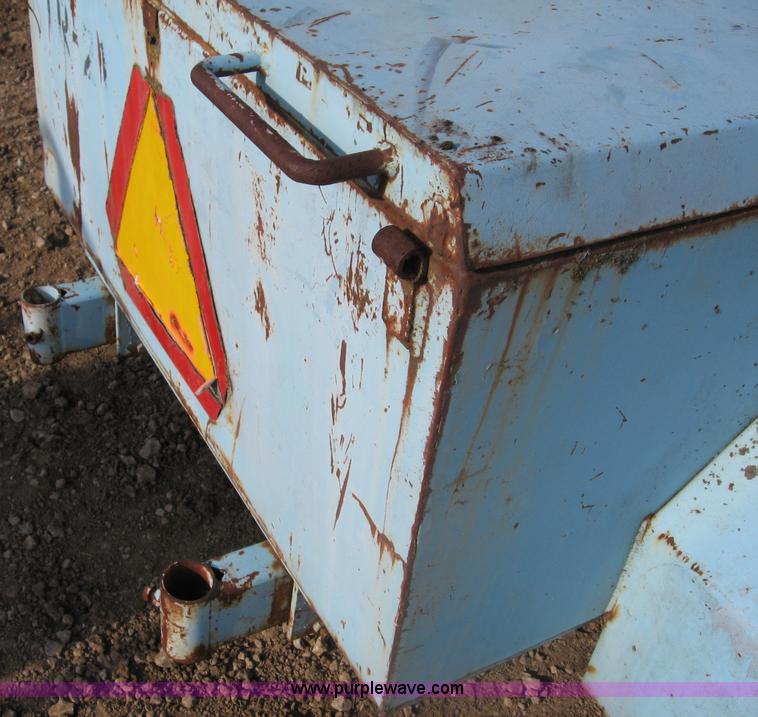 image for item C5986 Tapping utility trailer
