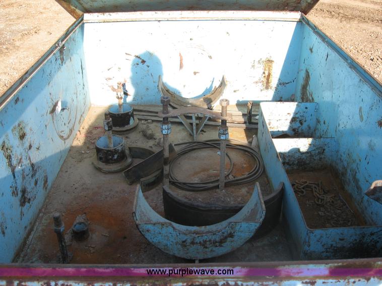 image for item C5986 Tapping utility trailer