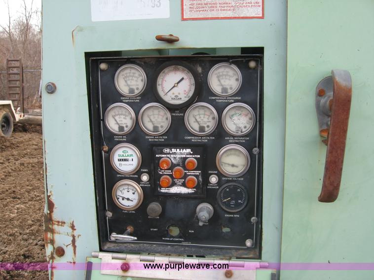 image for item C5992 Sullair 750CFM air compressor