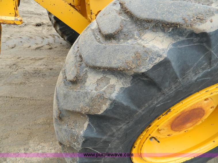 image for item D8767 1984 John Deere 772A motor grader