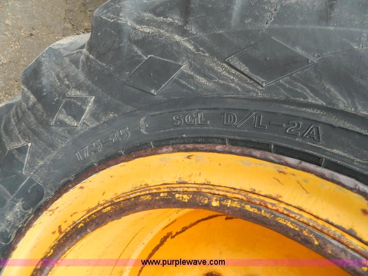 image for item D8767 1984 John Deere 772A motor grader