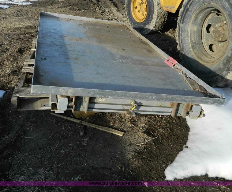 image for item E9384 Fleetwest service bed