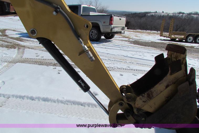 image for item I9536 2010 Caterpillar 302.5C mini excavator
