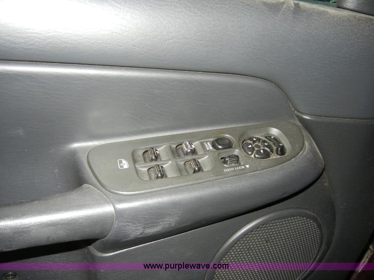 image for item A3447 2002 Dodge Ram 1500 SLT quad cab pickup truck Non-repairable certificate, parts only