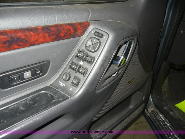image for item C4079 2001 Jeep Grand Cherokee Limited SUV