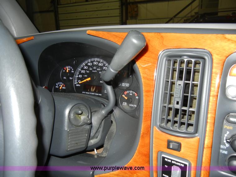 image for item C4080 1998 GMC Savana G1500 Platinum van