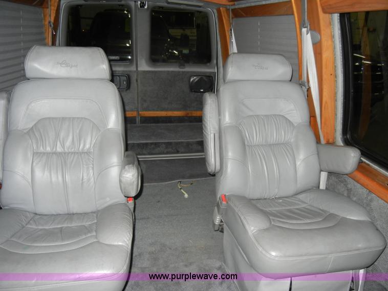 image for item C4080 1998 GMC Savana G1500 Platinum van