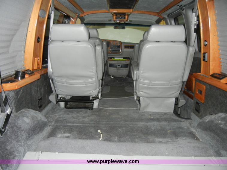 image for item C4080 1998 GMC Savana G1500 Platinum van