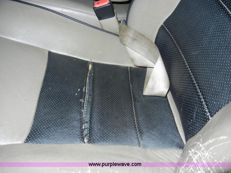 image for item C4081 2005 Ford F350 XLT Super Duty crew cab pickup truck