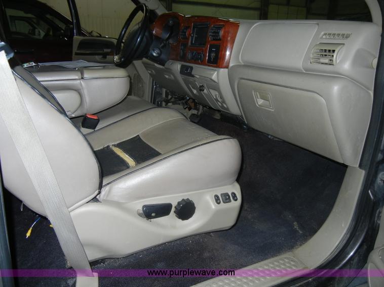 image for item C4081 2005 Ford F350 XLT Super Duty crew cab pickup truck