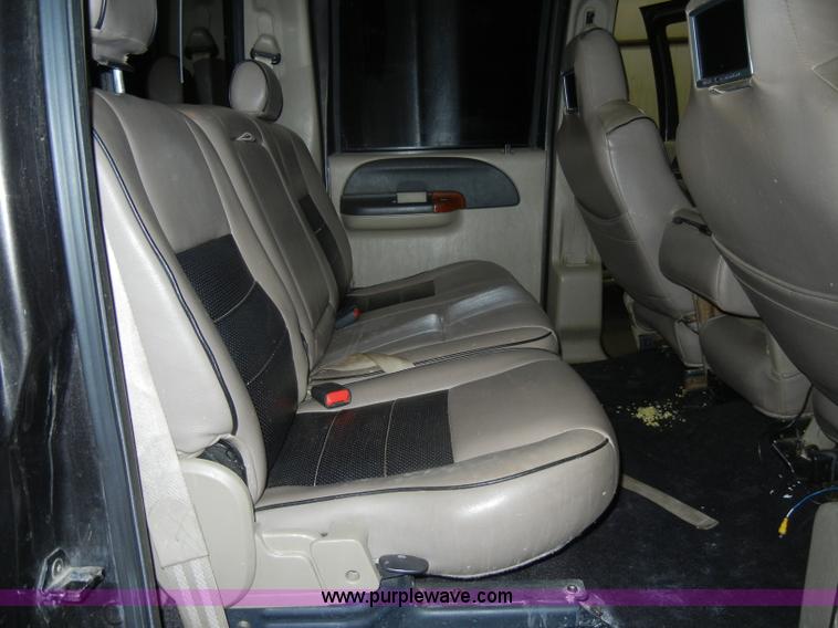 image for item C4081 2005 Ford F350 XLT Super Duty crew cab pickup truck