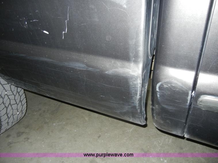 image for item C4081 2005 Ford F350 XLT Super Duty crew cab pickup truck