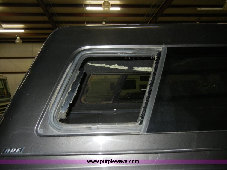 image for item C4081 2005 Ford F350 XLT Super Duty crew cab pickup truck