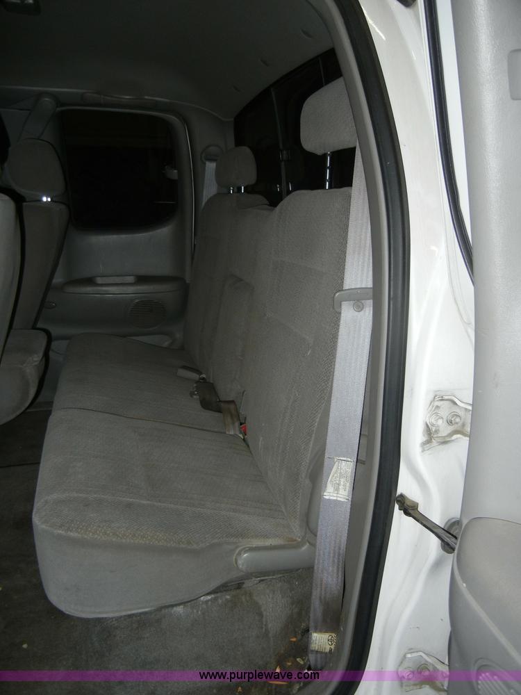 image for item C4082 2002 Toyota Tundra SR5 pickup truck