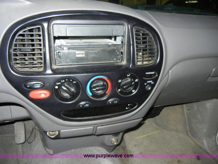 image for item C4082 2002 Toyota Tundra SR5 pickup truck