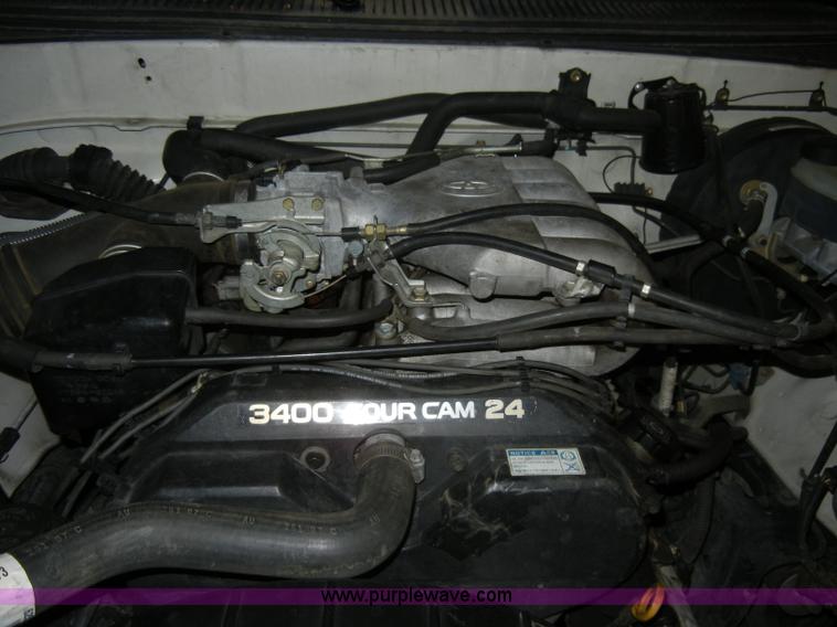 image for item C4082 2002 Toyota Tundra SR5 pickup truck