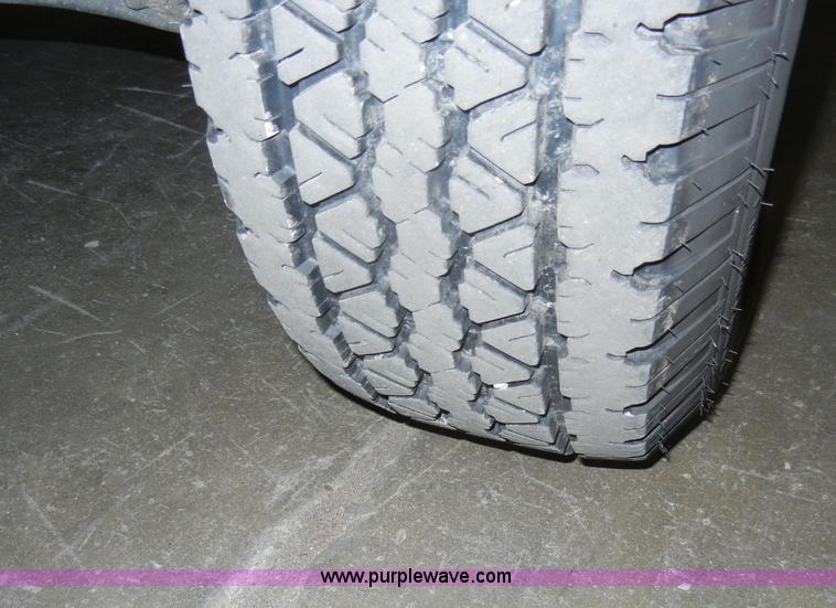 image for item C4082 2002 Toyota Tundra SR5 pickup truck