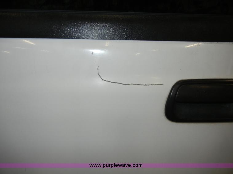 image for item C4082 2002 Toyota Tundra SR5 pickup truck