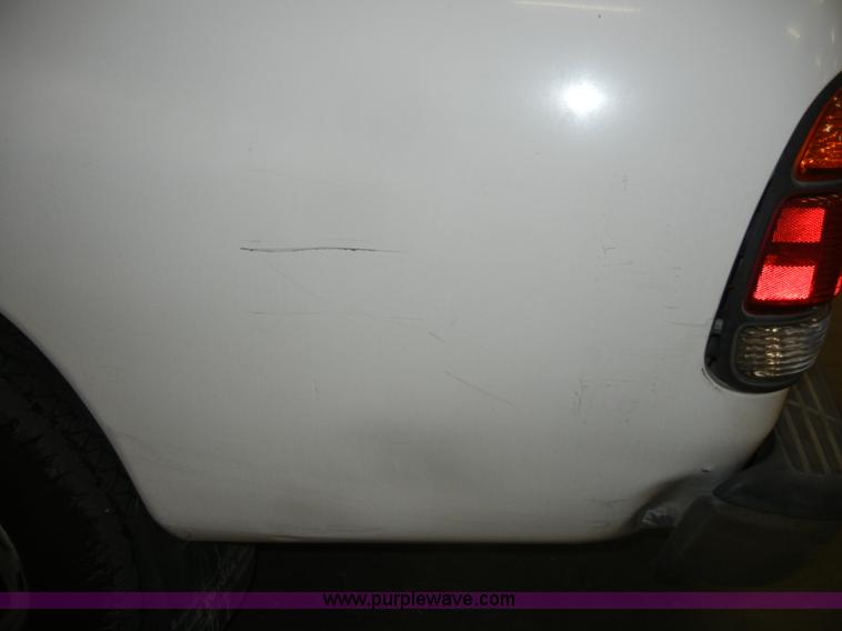 image for item C4082 2002 Toyota Tundra SR5 pickup truck