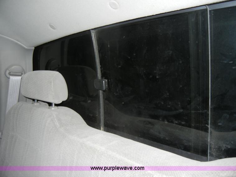 image for item C4082 2002 Toyota Tundra SR5 pickup truck