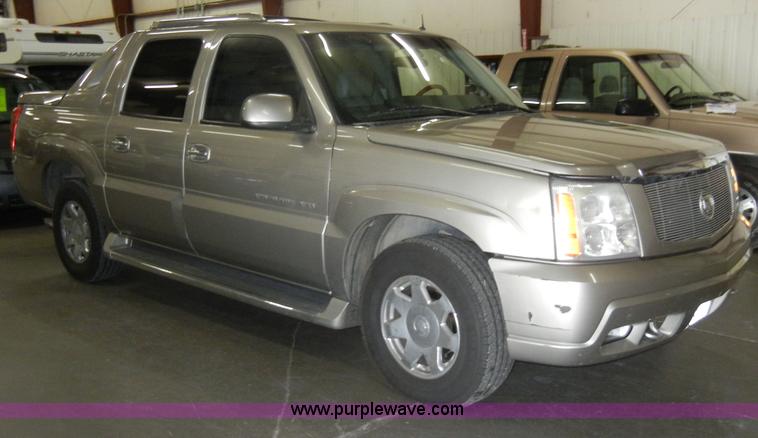 image for item C4084 2002 Cadillac Escalade EXT SUVNon-repairable certificate, parts only