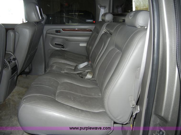 image for item C4084 2002 Cadillac Escalade EXT SUVNon-repairable certificate, parts only