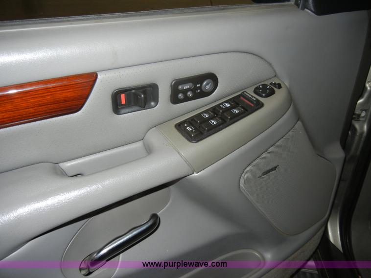 image for item C4084 2002 Cadillac Escalade EXT SUVNon-repairable certificate, parts only