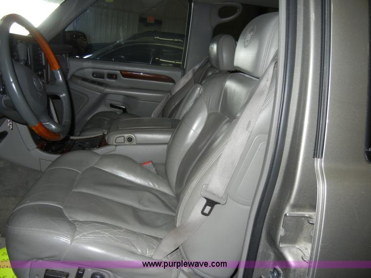 image for item C4084 2002 Cadillac Escalade EXT SUVNon-repairable certificate, parts only