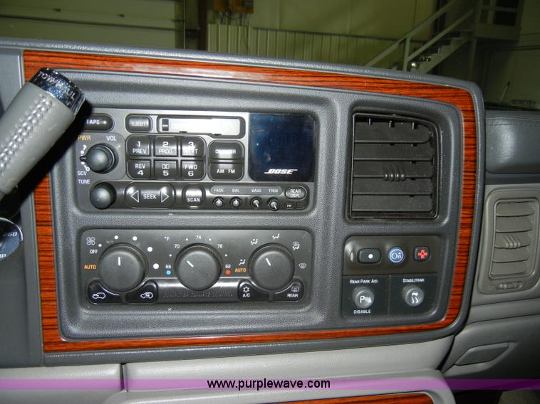 image for item C4084 2002 Cadillac Escalade EXT SUVNon-repairable certificate, parts only