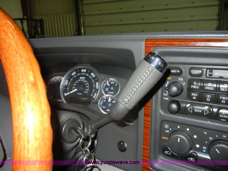 image for item C4084 2002 Cadillac Escalade EXT SUVNon-repairable certificate, parts only