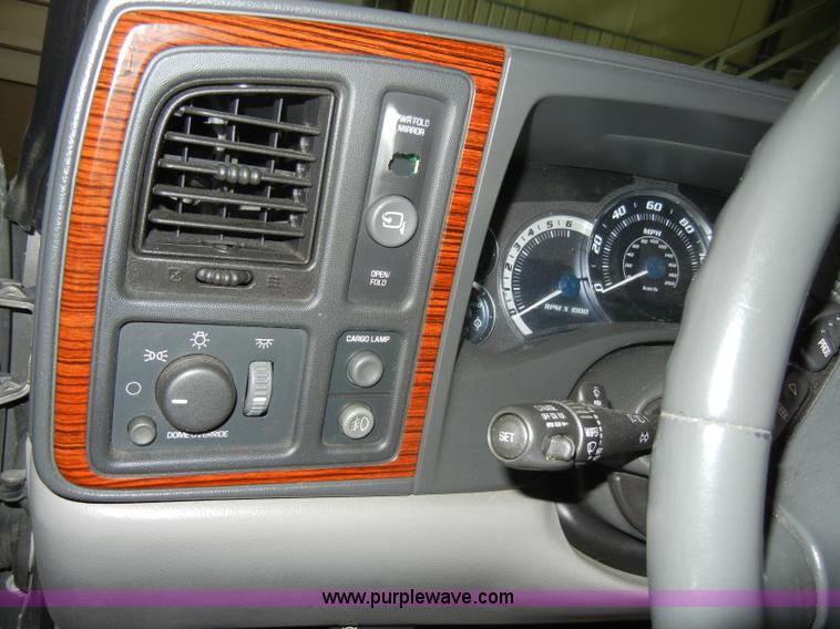 image for item C4084 2002 Cadillac Escalade EXT SUVNon-repairable certificate, parts only