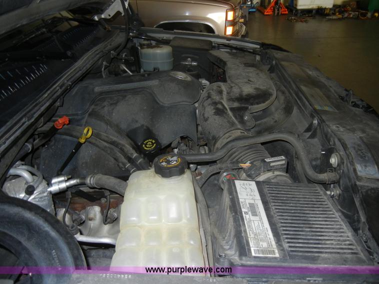 image for item C4084 2002 Cadillac Escalade EXT SUVNon-repairable certificate, parts only