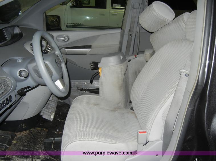 image for item C4085 2004 Nissan Quest mini vanNon-repairable certificate, parts only