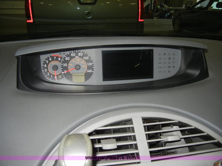 image for item C4085 2004 Nissan Quest mini vanNon-repairable certificate, parts only