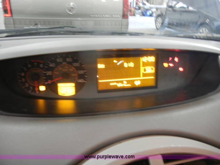 image for item C4085 2004 Nissan Quest mini vanNon-repairable certificate, parts only