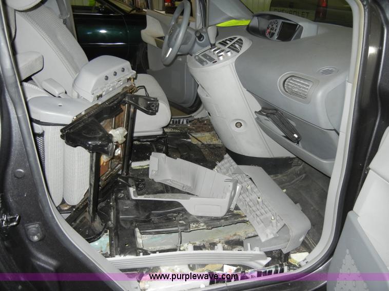 image for item C4085 2004 Nissan Quest mini vanNon-repairable certificate, parts only