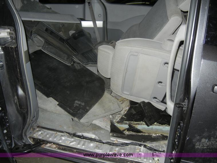 image for item C4085 2004 Nissan Quest mini vanNon-repairable certificate, parts only