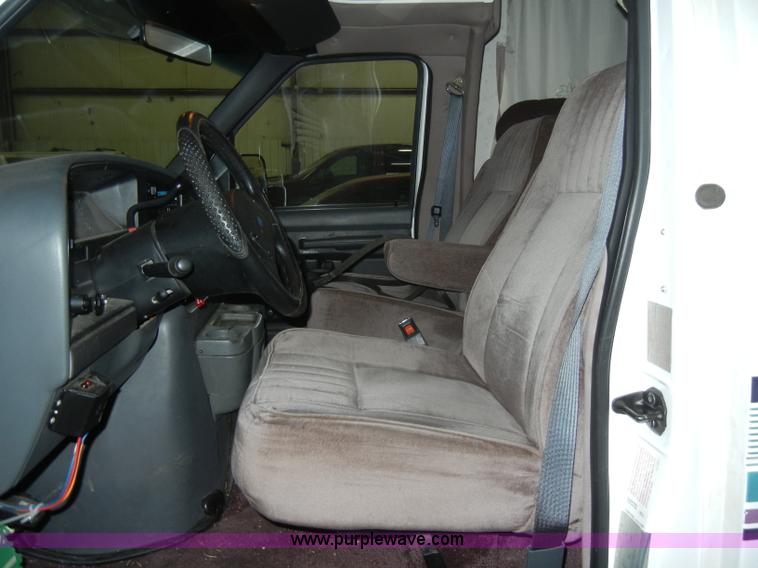 image for item C4086 1994 Ford Shasta E350 RV