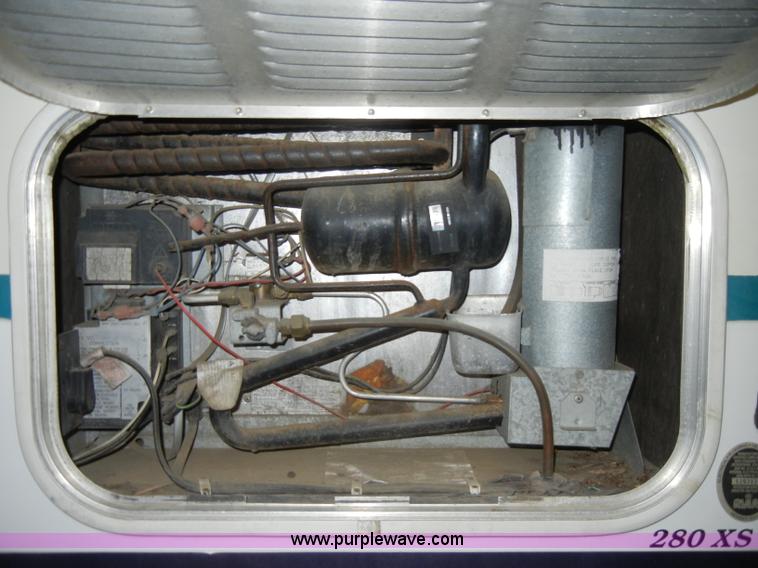 image for item C4086 1994 Ford Shasta E350 RV