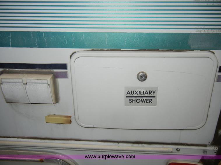 image for item C4086 1994 Ford Shasta E350 RV