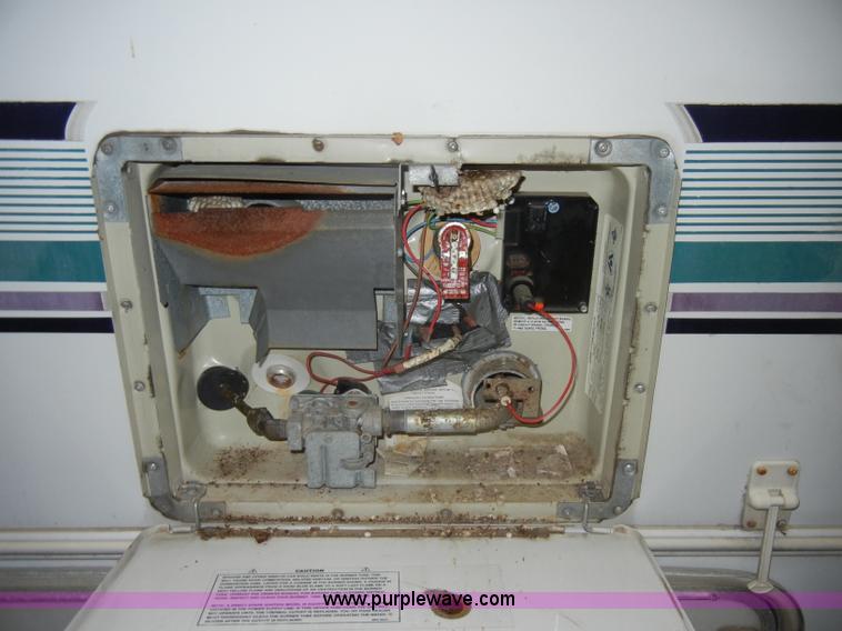 image for item C4086 1994 Ford Shasta E350 RV