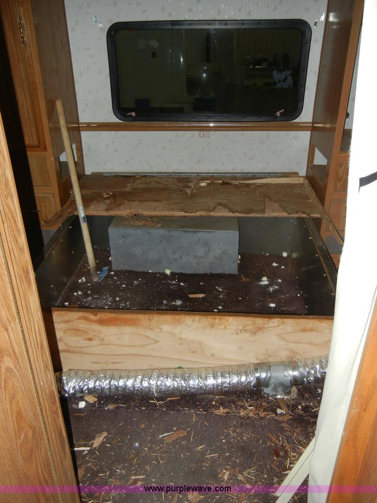 image for item C4086 1994 Ford Shasta E350 RV