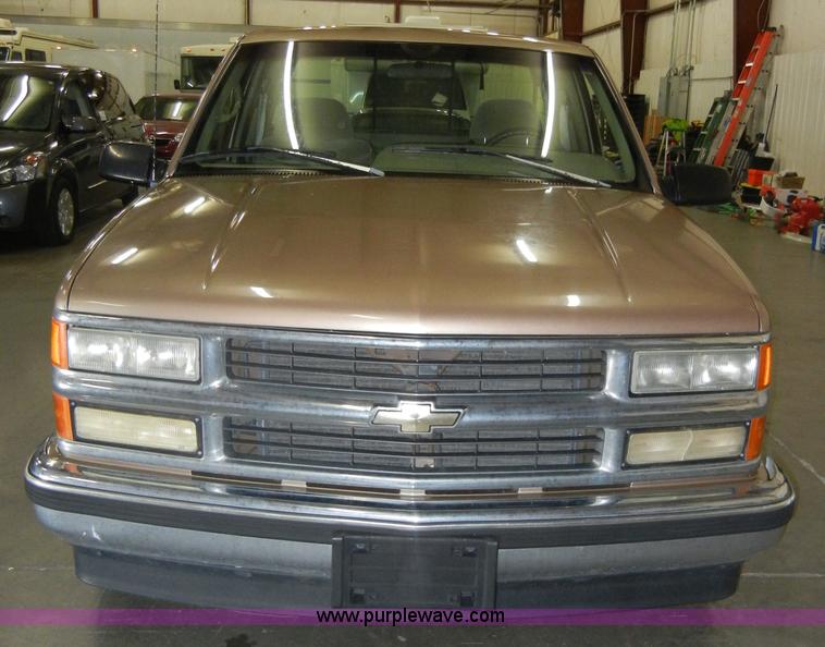 image for item C4088 1996 Chevrolet Silverado 1500 extended cab pickup truck
